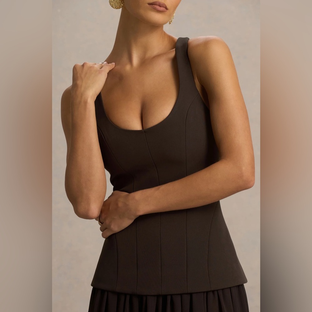 Club L London Kelly Brown Scoop-Neck Maxi Dress With Pleated Mesh Skirt - Picture 3 of 6